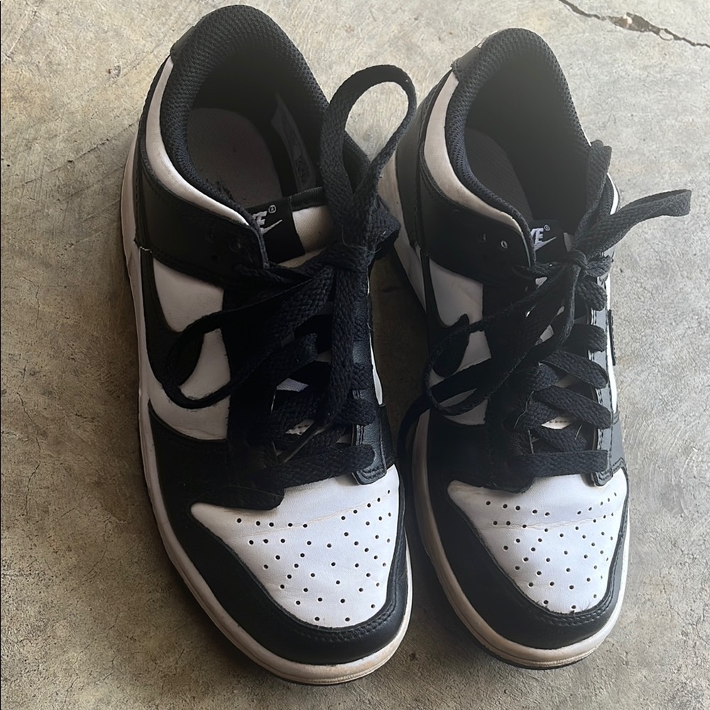 Nike Dunk Low Kids Black and White Sneakers